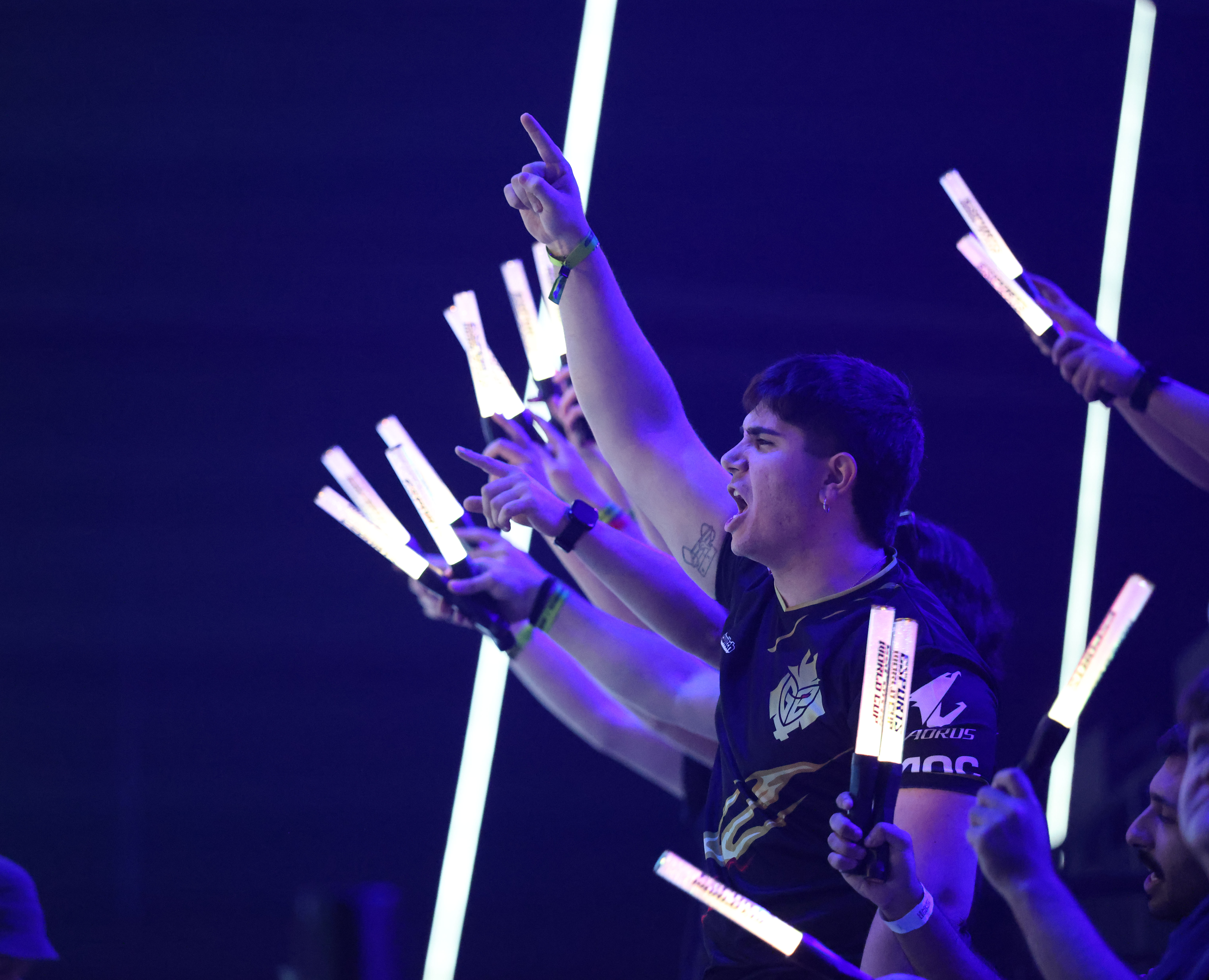 HLE轻取EG，Viper团战一打五激烈交锋小组赛，让粉丝疯狂欢呼