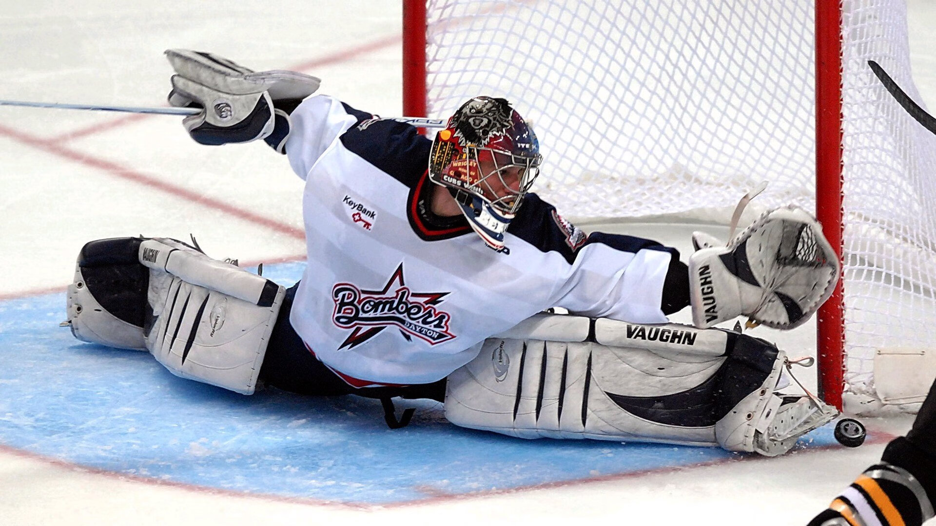 拉梅洛·鲍尔狂轰滥炸,雄鹿队热身赛力克辽宁队展NBA统治力