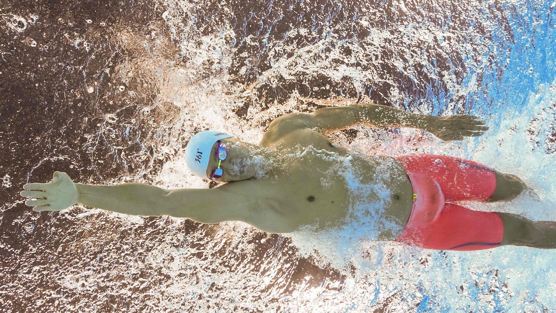 开云体育官方网站-亚平宁风暴吞噬东瀛武士，一场逆转背后的足球寓言与拉什福德的孤勇者时刻